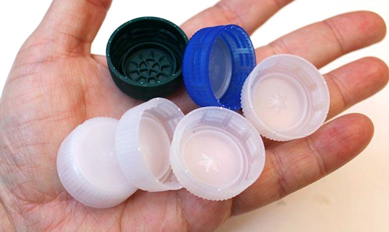 המתקן הפשוט ביותר של פקקי בקבוקי פלסטיק
