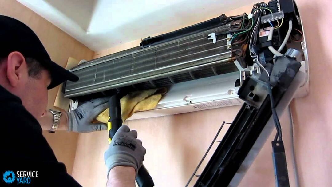 Cleaning the air conditioner at home