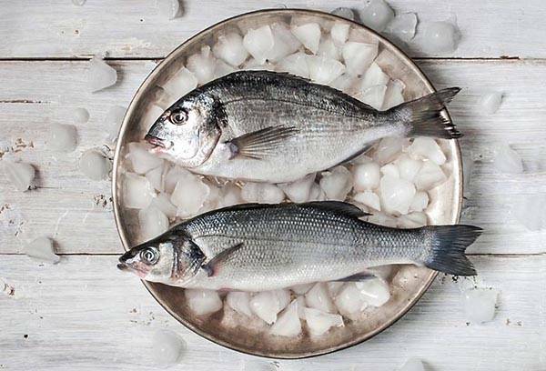 Kuinka nopeasti sulatetaan kala ennen ruoanlaittoa?