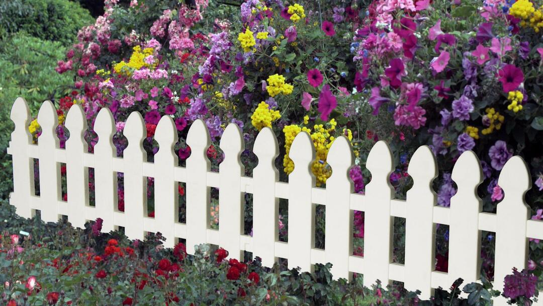 ahşaptan dekoratif çit