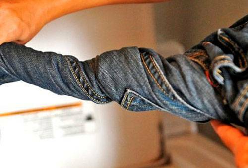 Jak rychle vysušit džíny po umytí doma?