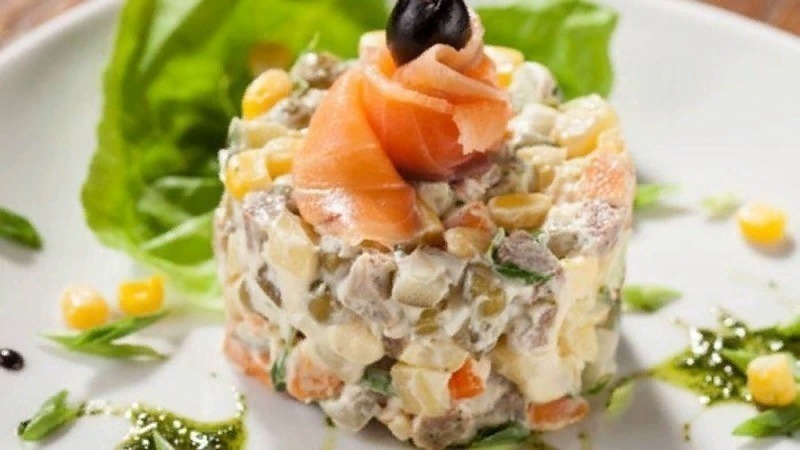 Olivjē salātu receptes pārsteidz daudzas mājsaimnieces