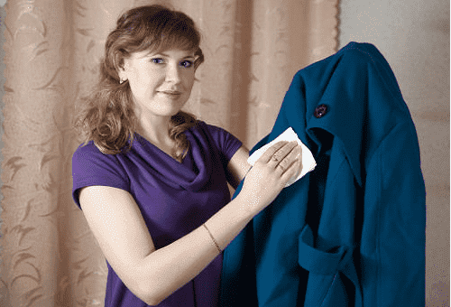 How to clean a coat at home: the features of the approach to things from cashmere, drape and wool