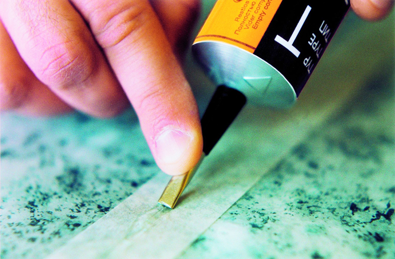 So löten Sie Linoleum zu Hause: verwendete Methoden und Materialien