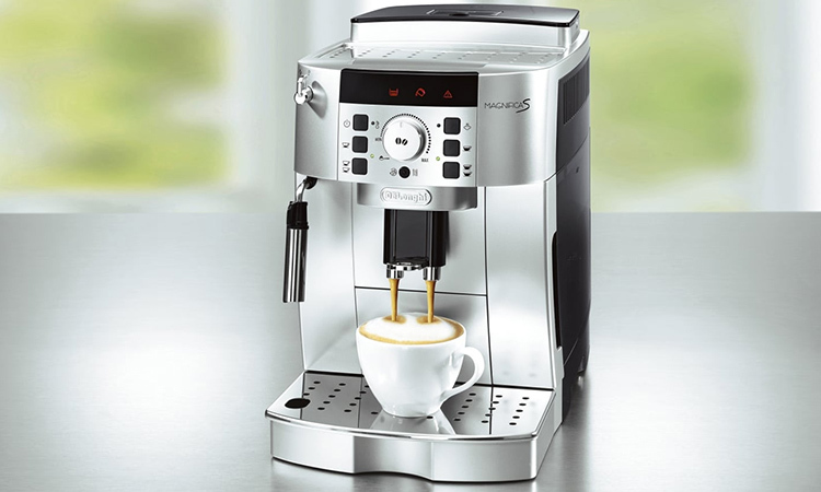 Coffee maker De'Longhi ECAM 22.110 is in the middle price kategoriiFOTO: expressmarket.pro