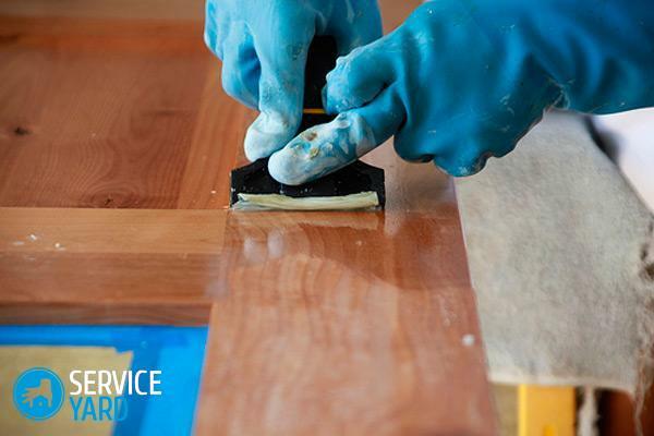 Hoe verwijder je vernis van een houten oppervlak?