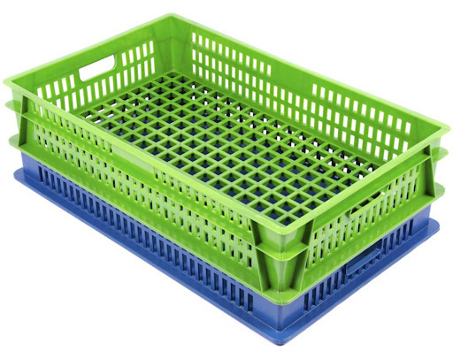 Plastic trays: types and scope of structures