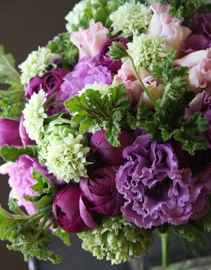 Bouquet luxueux de pivoines et eustoma