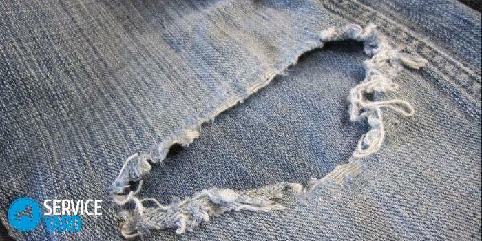 Hvordan laver du en lappe på jeans?
