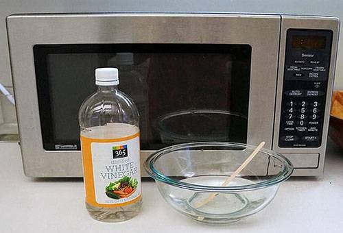 Come rimuovere l'odore di bruciare da un forno a microonde: 5 modi