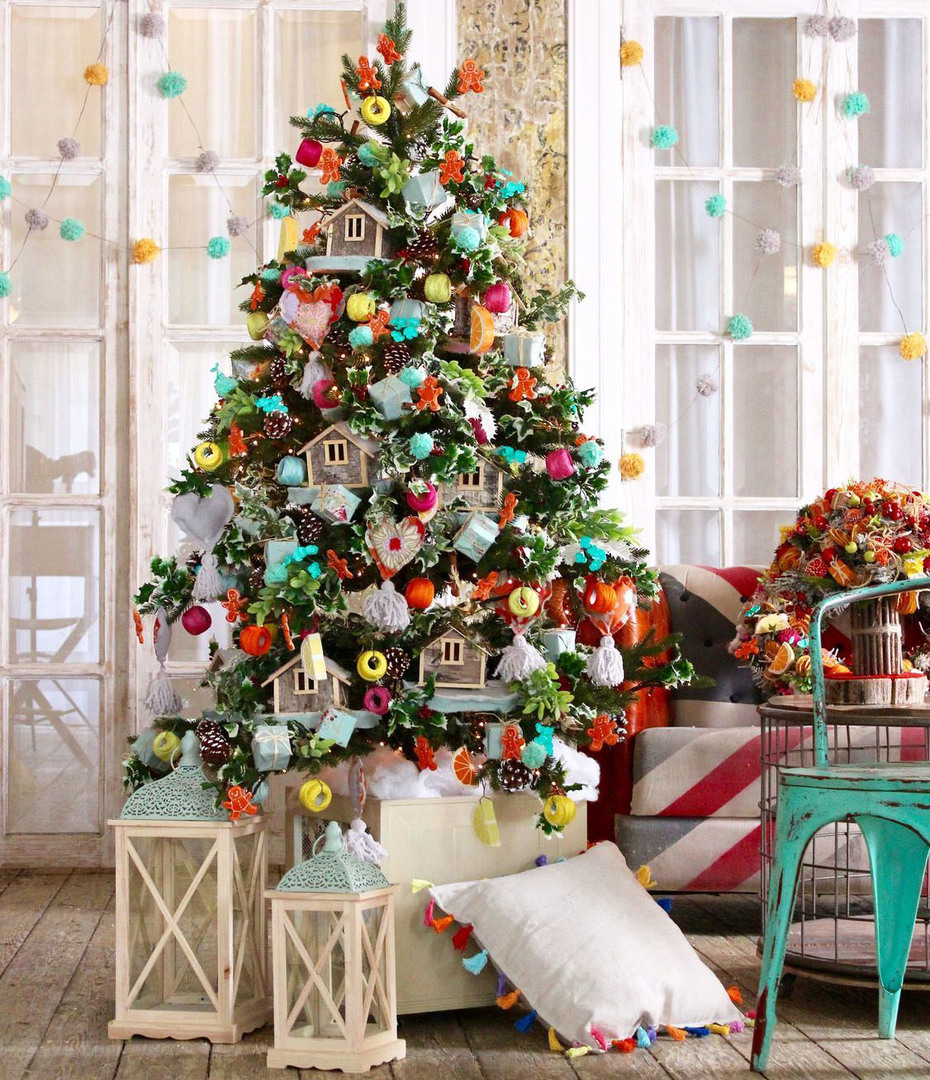 🎄 Kā skaisti izrotāt Ziemassvētku eglīti mājās Jaunajam gadam: rotājumu foto idejas