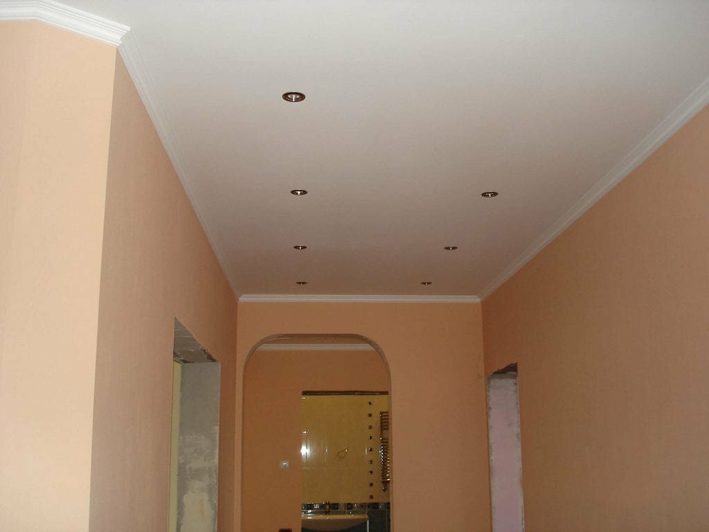 recessed lights in plasterboard ceiling