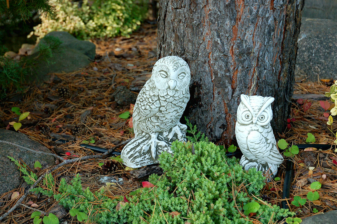 esculturas para los búhos del jardín