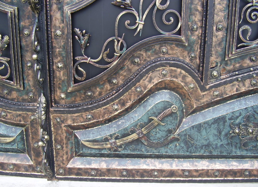 Kovano železo vrata v orientalskem slogu