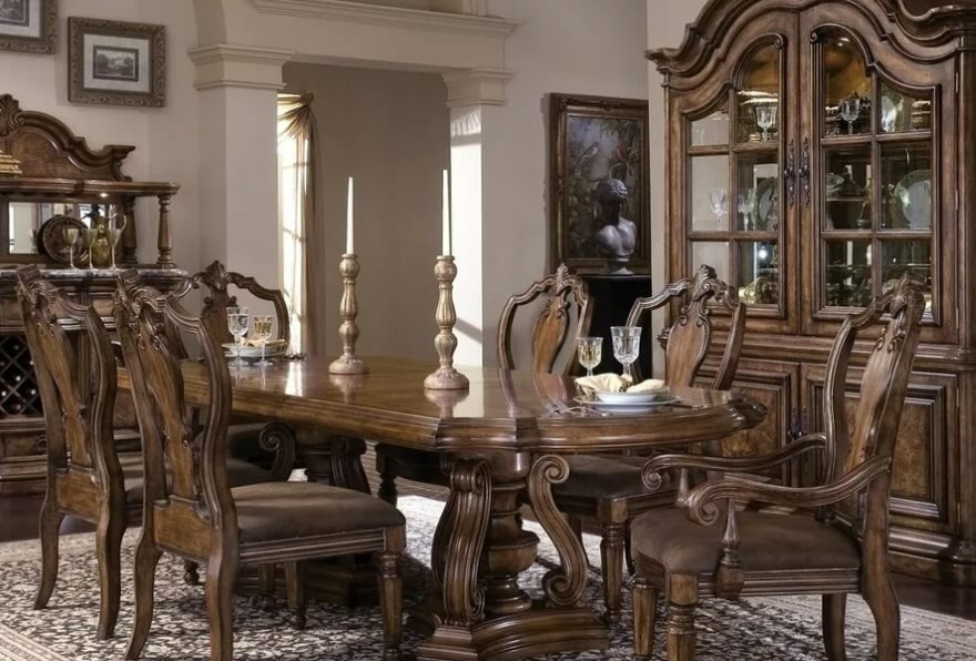 Mesa de jantar clássica de madeira para sala de estar