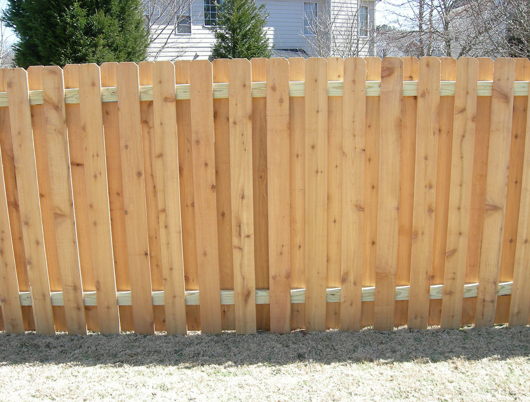 Fa kerítés, mint egy magánház dísze: a kerítés típusának megválasztása, fotók, példák
