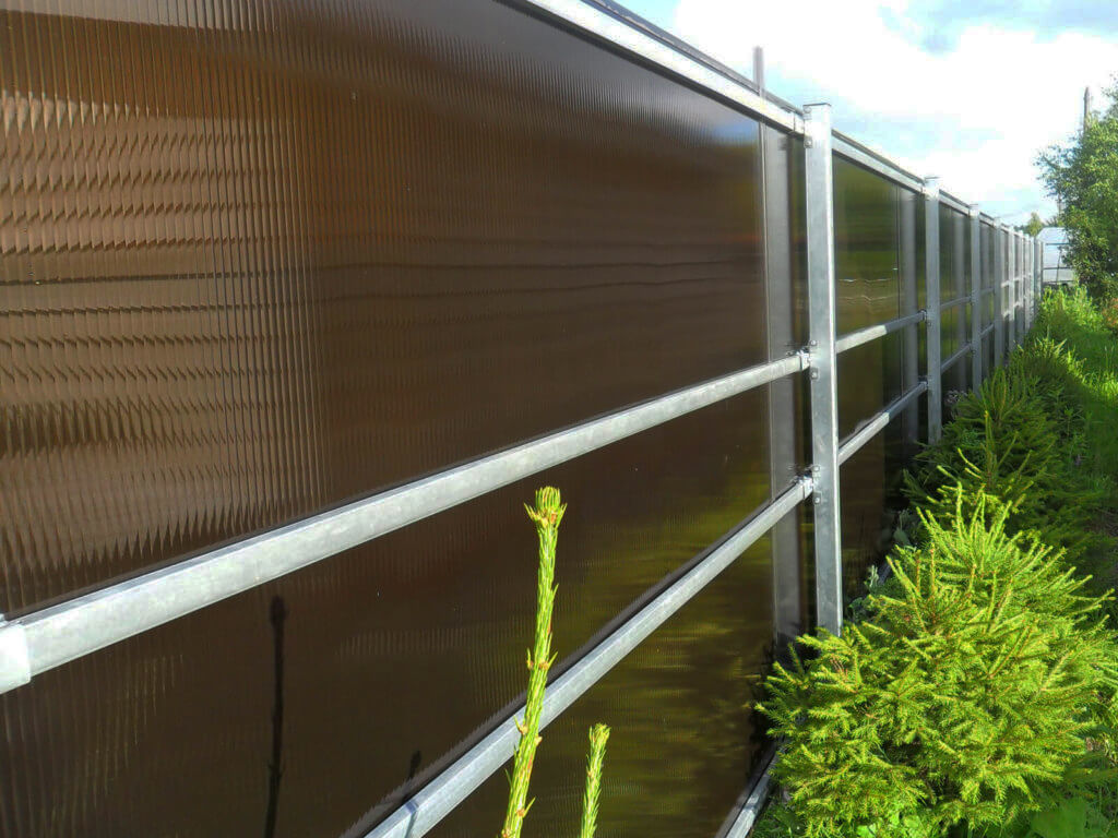 fence made of polycarbonate design ideas