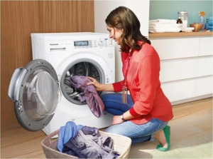 Delicate wassen in de wasmachine: hoe lang het duurt, en hoe het verschilt van de handmatige modus