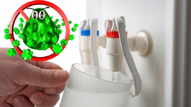 Czyszczenie chłodnicy wody: jak czyścić swój własny dom, sanitacji własnymi rękami, jak to często konieczności dezynfekcji, leczenia i opieki