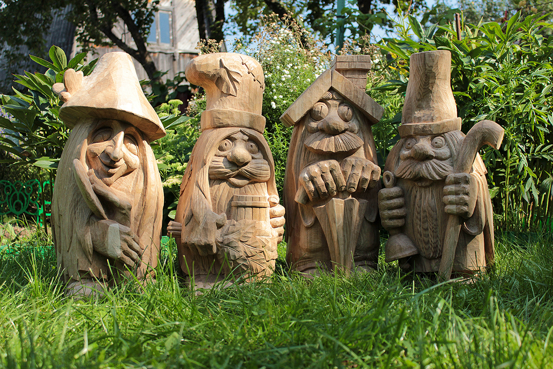 esculturas para jardín de madera