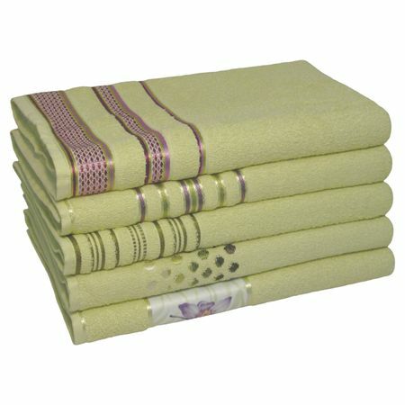 Badstof handdoek CASA IN Tomy 67x135cm assorti groen / verschillende randen /, art.2018068