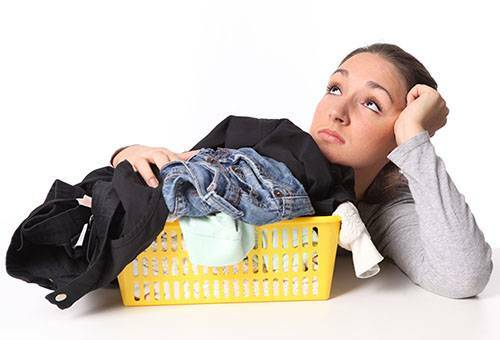 Jak myć dżinsy, aby usiąść - redukujemy spodnie w domu