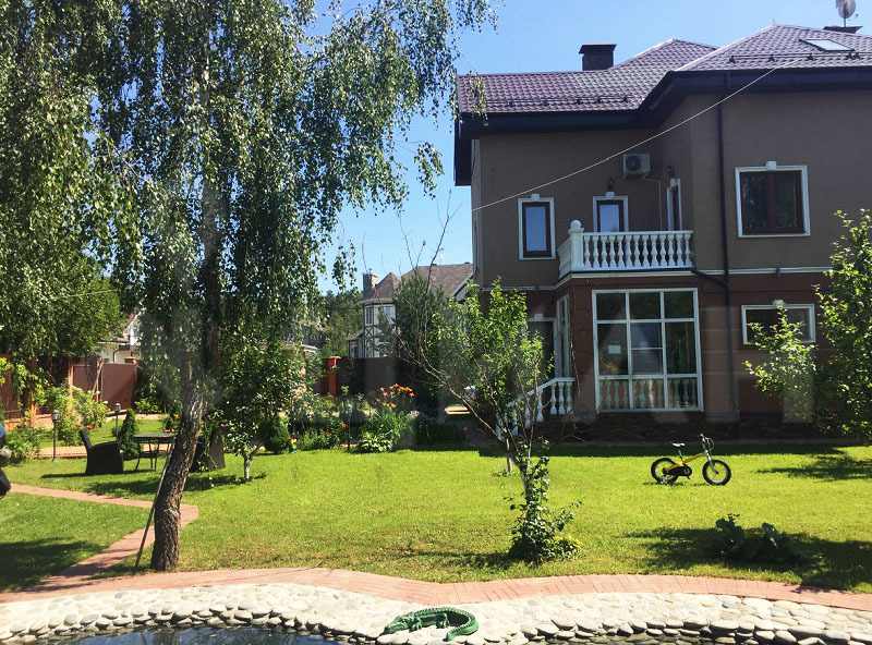 Evelina Bledans müüb oma luksusliku 9-toalise maja Moskva korteri jaoks