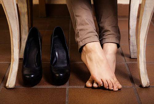 איך לשאת נעליים, אשר רועד, בבית בגודל הנכון?