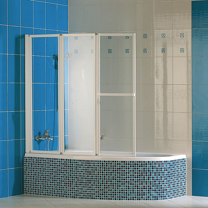 Mosaico de color baño interior