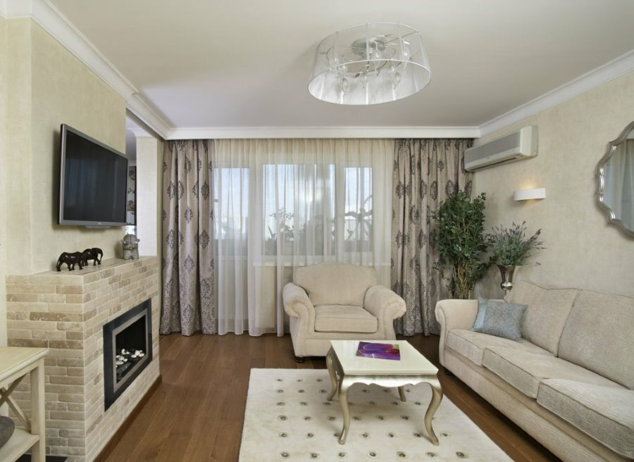 Světlý obývací pokoj o rozloze 18 m2 v Chruščově