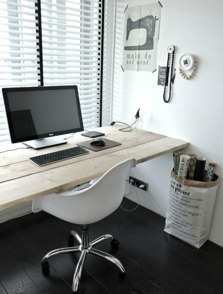 Do-it-yourself window sill table for a workplace