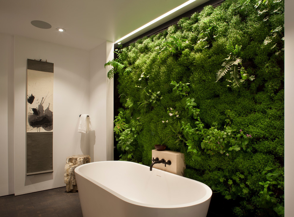 Living wall in the interior of the bathroom