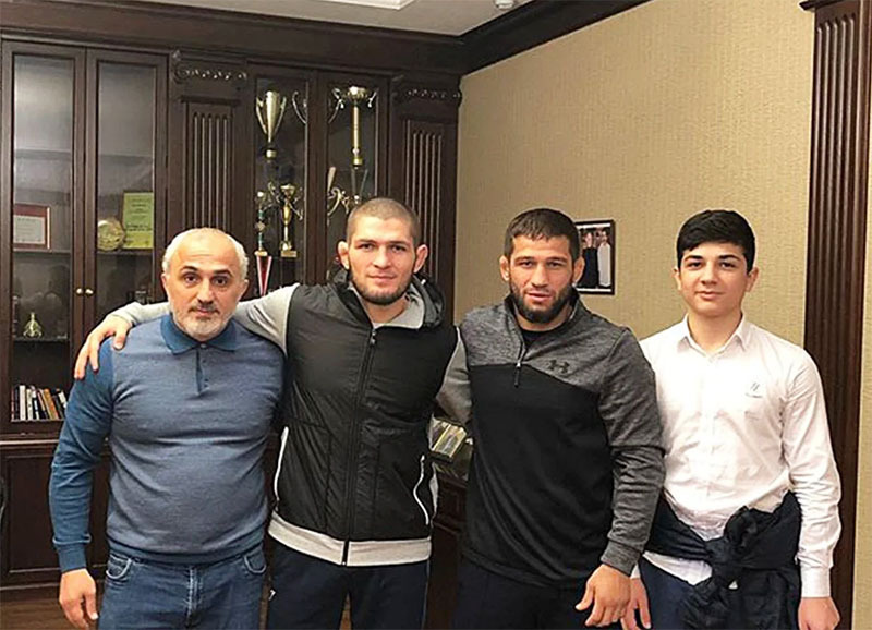 Casa dos pais do tricampeão do UFC Khabib Nurmagomedov
