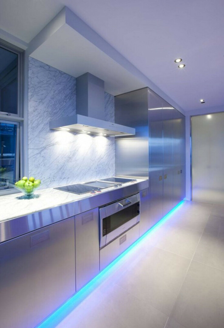 Moderná kuchyňa svetlo fialový odtieň