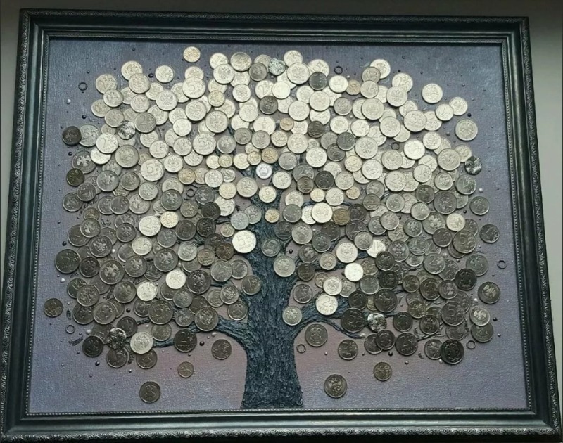 How to decorate a house with coins