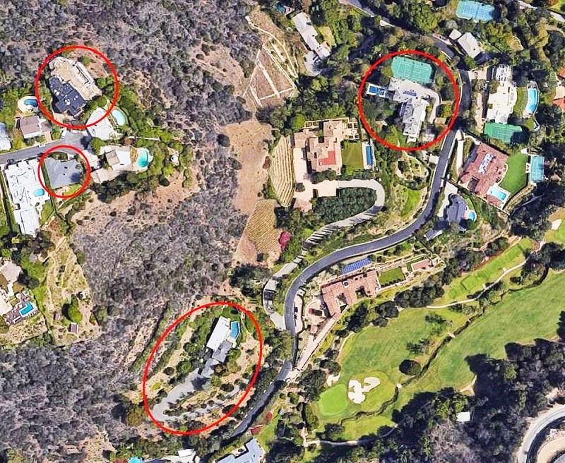 Kokiame name gyvena milijardierius Elonas Muskas?