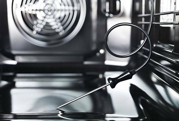Hydrolysis cleaning of the oven: what is it, advantages and disadvantages