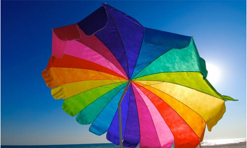 Jak wybrać parasolkę: chroń się przed deszczem i palącym słońcem
