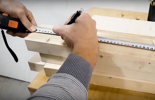 Hvordan bygge en arbeidsbenk med egne hender uten ekstra kostnad