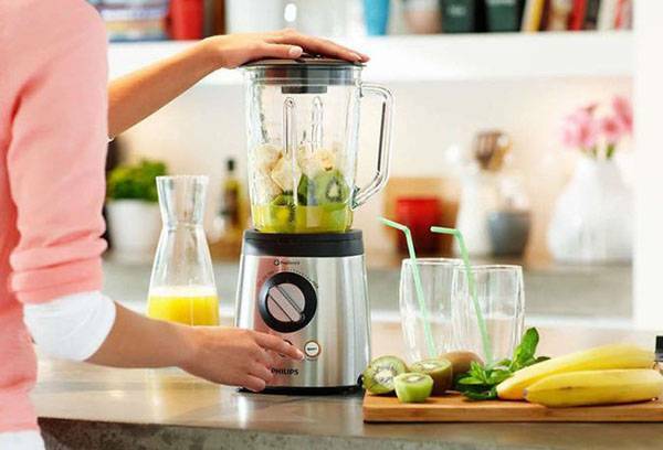 Blender for smoothies and cocktails: criteria for choosing the ideal model