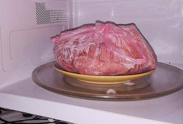 How to quickly defrost meat: useful advice to housewives