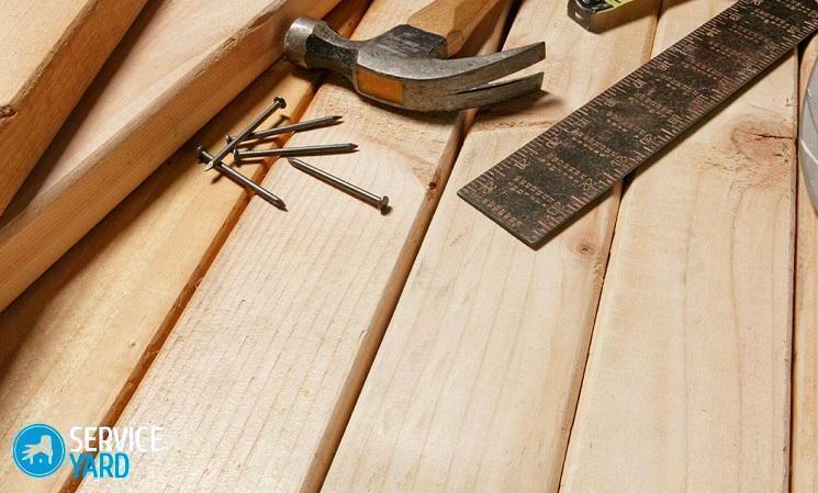 Cómo eliminar el crujido de un piso de madera en el apartamento?