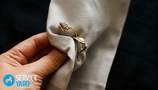 Jak si zlatý prsten uklidit doma?