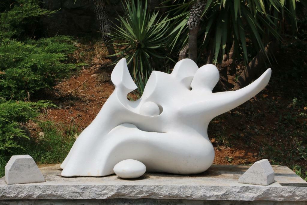 esculturas para la abstracción del jardín