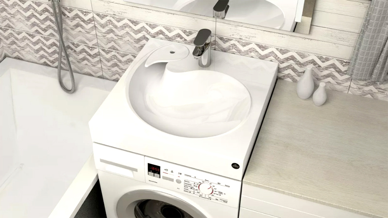 Du har fx et lille badeværelse og ønsker at sætte vaskemaskinen under vasken. Dette er muligt, se efter den passende model. Der er dem, hvis højde er begrænset til 70 cm