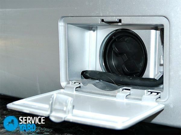 Come pulire il filtro di scarico nella lavatrice Indesit?