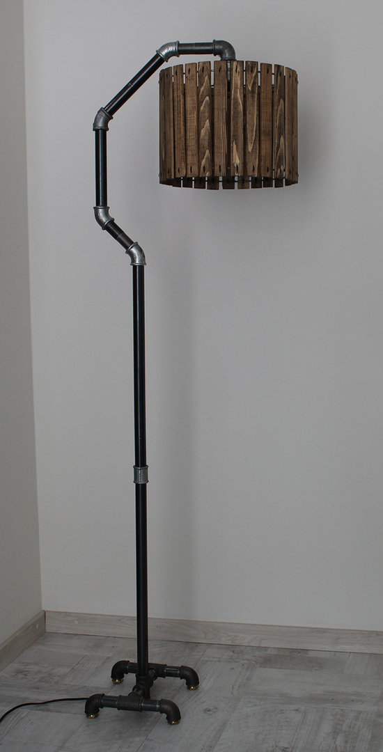Ljusgenomsläppligheten hos en sådan lampskärm är mycket begränsad, så den kan användas antingen i sovrummet eller för lokal belysning.