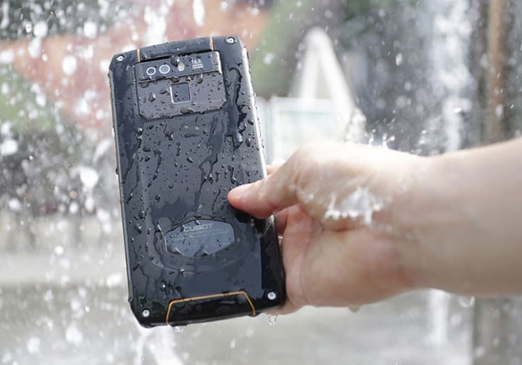 Top 5 waterproof smartphones