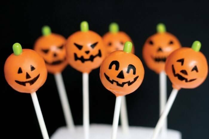 Topp 5 konstiga historier om traditionerna i Halloween