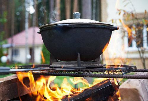 How to ignite cast iron and aluminum cauldron correctly?